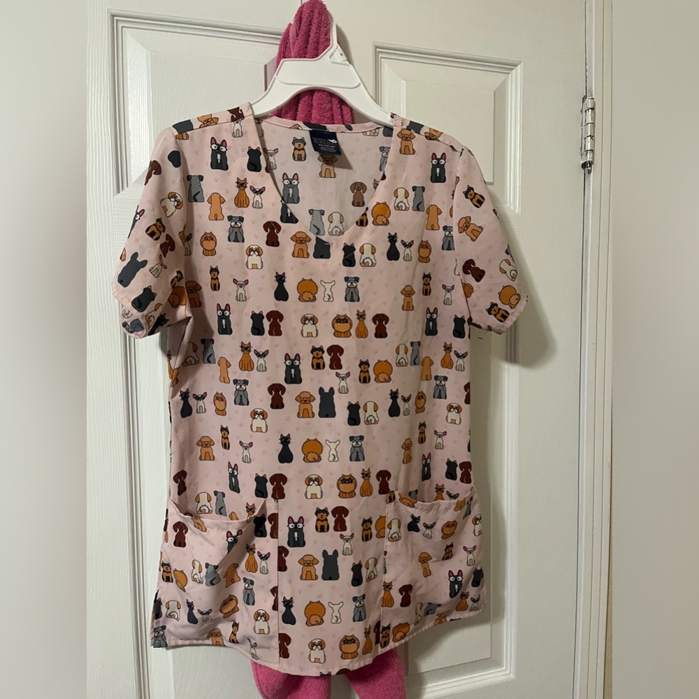 Scrub top